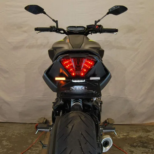 Vista 3 de New Rage Cycles Eliminador de guardabarros compatible con Yamaha MT-07 (2018-presente) Relé intermitente LED 2018-2020