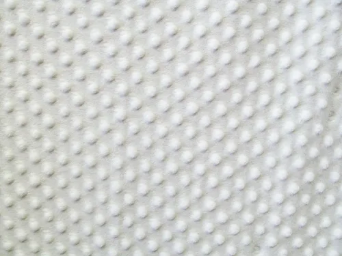 Vista 3 de Minky Dimple Dot - Tela blanca de 58 a 60 pulgadas por yarda