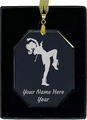Vista 7 de LaserGram Adorno de Navidad de cristal personalizado, Majorette, idea de regalo grabada con láser (forma de diamante)