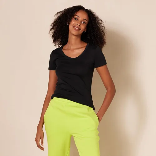 Vista 3 de Tienda Essentials Womens Slim-Fit Short-Sleeve V-Neck T-Shirt