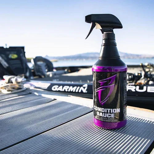 Vista 11 de Boat Bling - Productos prémium para detallar, para interiores y exteriores UV-blocking interior moisturizer helps prevent fading, cracking and