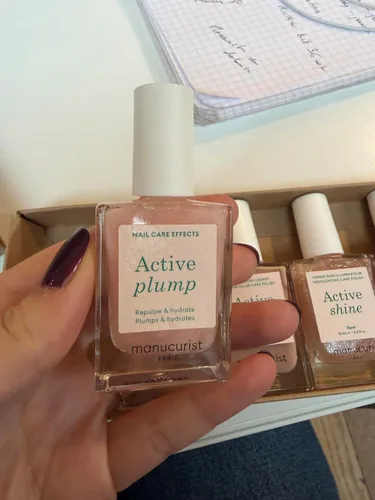 Vista 11 de Manucurist Active Icons Duo - Juego de esmaltes de uñas Active Bright, Active Plump - Fortalecedor de uñas, esmalte iluminador y cuidado, regalos