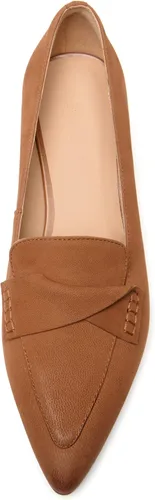 Vista 4 de FEMSTEP Mocasines de tacón bajo para mujer, con puntera puntiaguda, de piel mate, de 1.5 pulgadas