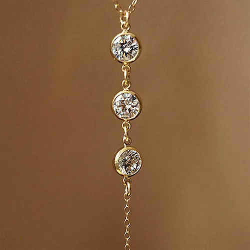 Vista 6 de Collar de telón de fondo de cristal de boda con circonita cúbica dorada, collar de cadena larga con diamantes de imitación en Y, collar de espalda