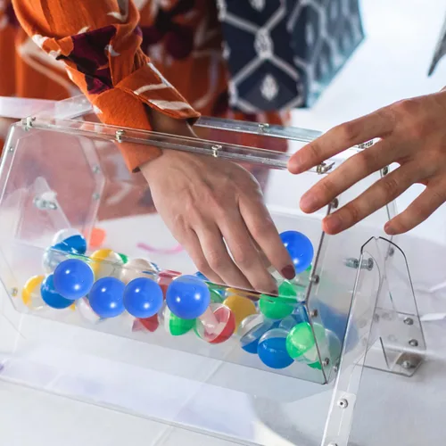 Vista 3 de Cabilock 50 bolas de bingo de plástico: bolas de rifa de 1.2 in, bolas de juego huecas, bolas de bingo perdidas, reemplazos ideales para fiestas Azul