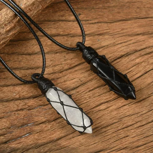 Vista 3 de Juego de 3 collares de cristal curativo para hombres y mujeres, amatista natural, obsidiana negra, piedra hexagonal, collar con colgante de piedra