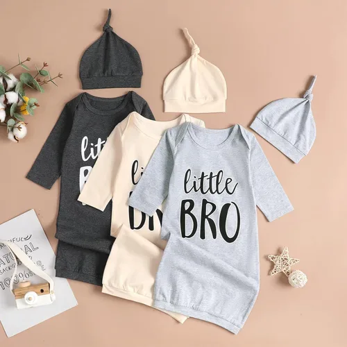 Vista 7 de Conjunto de regalo para bebé recién nacido, camisón de manga larga a rayas Crema