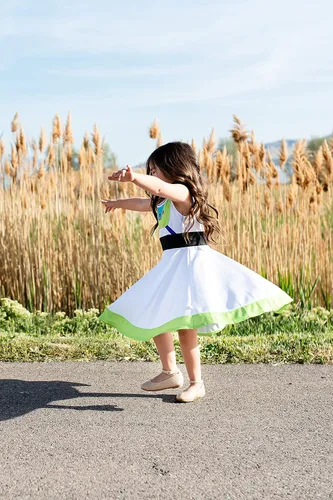 Vista 4 de Little Adventures Vestido Astro Twirl
