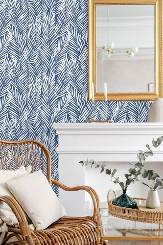 Vista 5 de NextWall Stacy Garcia Home Mod Palm Peel and Stick Papel pintado (azul costero)