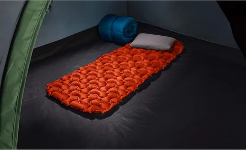 Vista 7 de Coleman Kompact - Colchoneta inflable para campamento con válvula de aire integrada y bolsa de transporte incluida, no necesita bomba, parte