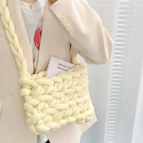 Vista 4 de Bolso de punto grueso bolso de hombro cruzado suave de lana estilo espacial, bolso de mensajero tejido para mujer