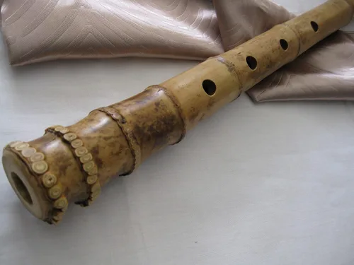 Vista 5 de 1.8 Zen Shakuhachi. Instrumento pentatónico. w. Boquilla de bambú natural y extremo de raíz.