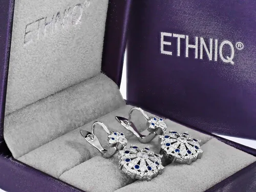 Vista 6 de ETHNIQ Felicia Collection - Aretes colgantes para mujer, diseño floral, chapados en oro amarillo de 22 quilates, adornados con circonita cúbica