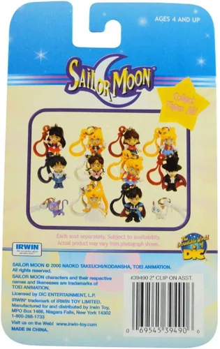 Vista 7 de Irwin Toy Embrace the Power of Sailor Moon Llavero Clip-On - Un accesorio elegante para entusiastas del anime y coleccionistas