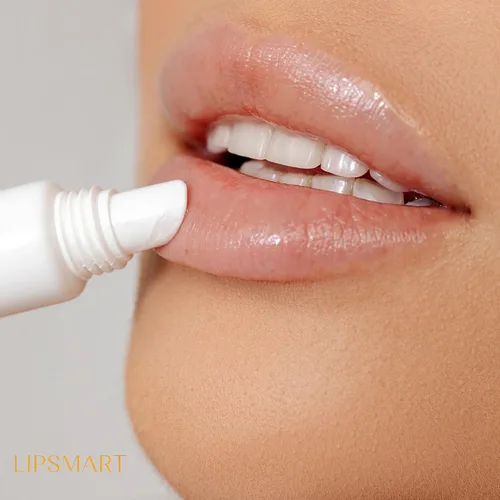 Vista 2 de Humectante y voluminizador LipSmart ultrahidratante tratamiento para labios 0.33 oz