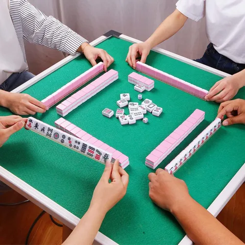 Vista 2 de Juego de mahjong de viaje pequeño, 144 azulejos de mahjong chino con bolsa de almacenamiento, mantel y 2 dados, regalo de entretenimiento
