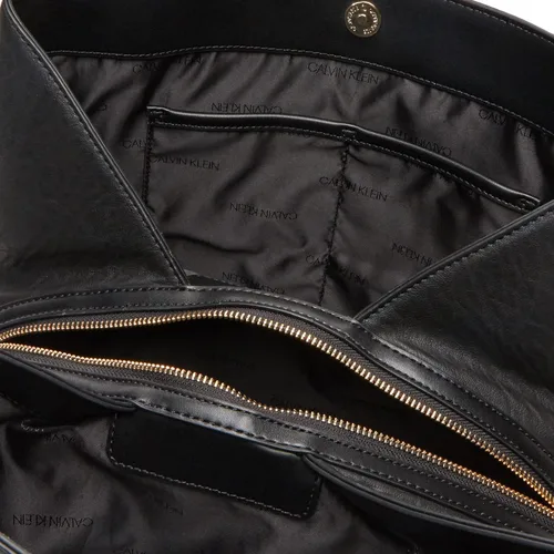 Vista 7 de Calvin Klein Bolso de hombro grande de triple compartimento Ellie Novelty