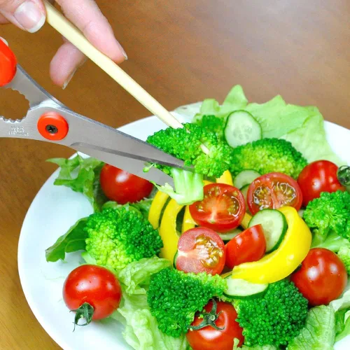 Vista 5 de CANARY Tijeras japonesas para alimentos de 17,3 cm, ligeras, fabricadas en JAPÓN, aptas para lavavajillas, hoja desmontable, tijeras de cocina