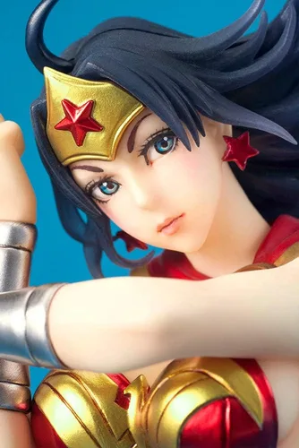 Vista 4 de Kotobukiya DC Comics: Armored Wonder Woman 2ª edición Estatua de Bishoujo Figura escala 1/7