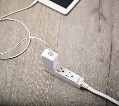 Vista 6 de Amazon Basics Cable de extensión rectangular de 3 pies de 3 clavijas para interiores, enchufe plano, conexión a tierra 13 amperios, 1625 vatios, 125