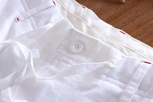 Vista 4 de chouyatou Pantalones capri de lino de playa con cordón y ajuste recto para hombre