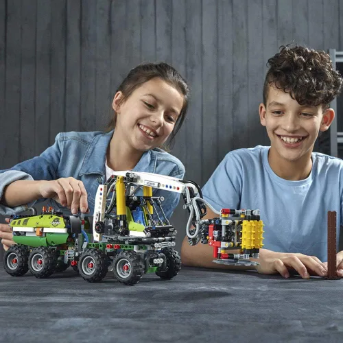 Vista 4 de LEGO Technic Forest Machine 42080 Kit de construcción (1003 piezas)