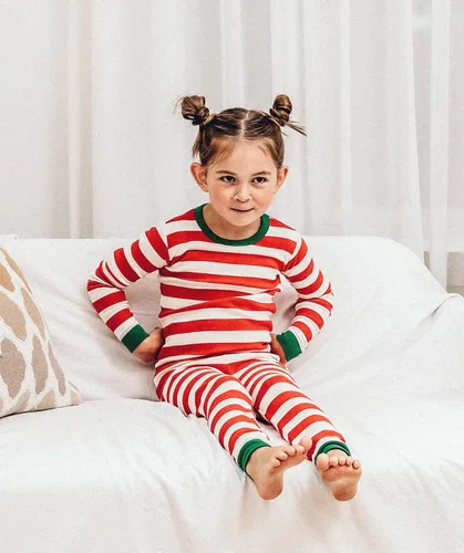Vista 4 de AVAUMA Conjunto de pijama para bebés y niñas de 6 a 7 años, lindo ajuste cómodo, diseño de patrón de Navidad, pijamas de algodón