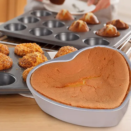 Vista 9 de Kichvoe Molde de aluminio antiadherente con forma de corazón de 8 pulgadas con parte inferior extraíble para San Valentín, cumpleaños, hornear