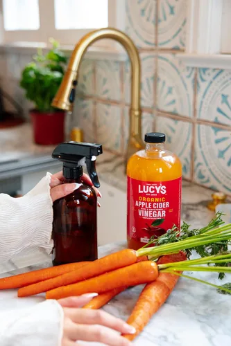 Vista 6 de Lucy's Propiedad familiar: botella de vidrio de 34 onzas (paquete de 2) orgánico, con la madre, vinagre de sidra de manzana, sin filtrar, sin