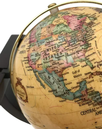 Vista 2 de Frank Lloyd Wright Mini Wright 6" Diámetro Globe, USA Cartografía con Bola de Globo Antiguo y Base de Madera Sólida. Una versión más pequeña