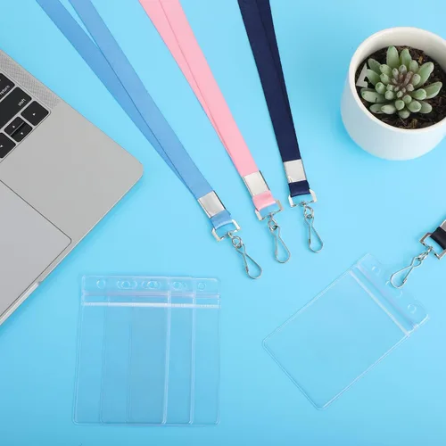 Vista 4 de Paquete de 4 cordones de crucero con soportes impermeables para tarjetas de identificación, 4 colores Soft lanyards, clear PVC zip holders, metal