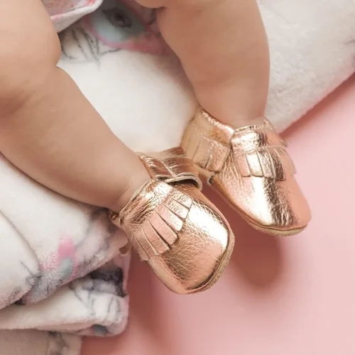 Vista 8 de BirdRock Baby Mocasines - Más de 30 estilos para niños y niñas. Cada par alimenta a un niño