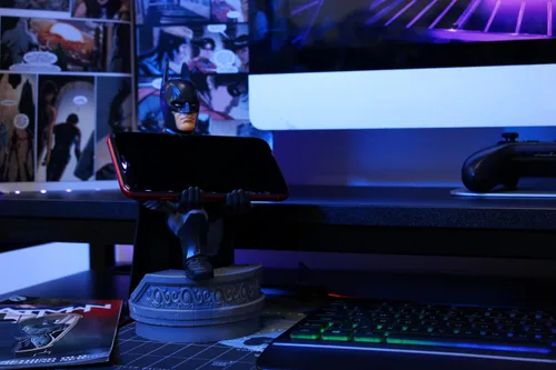 Vista 12 de Cable Guys - Batman Gaming Accessories Holder & Phone Holder for Most Controller (Xbox, Play Station, Nintendo Switch) & Phone