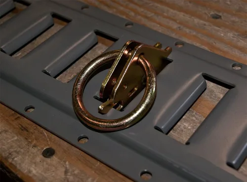 Vista 2 de Paquete de 10 anillos O track E de 2 pulgadas para trailers cerrados.