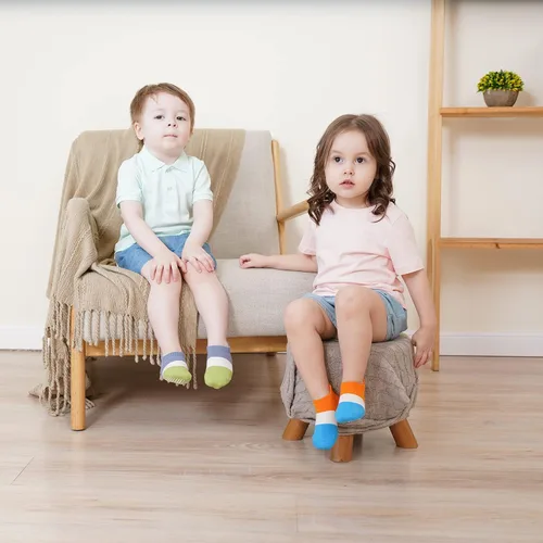 Vista 2 de J Poqobog Calcetines tobilleros antideslizantes para bebés, niños y niñas con suela antideslizante
