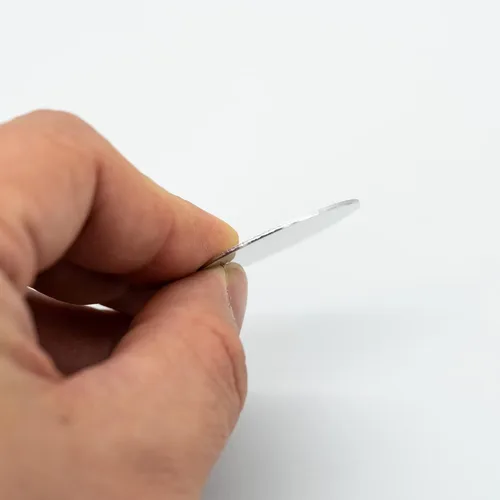 Vista 5 de Etiquetas redondas de aluminio en blanco para estampar espacios en blanco para grabar, paquete de 25 (plata)