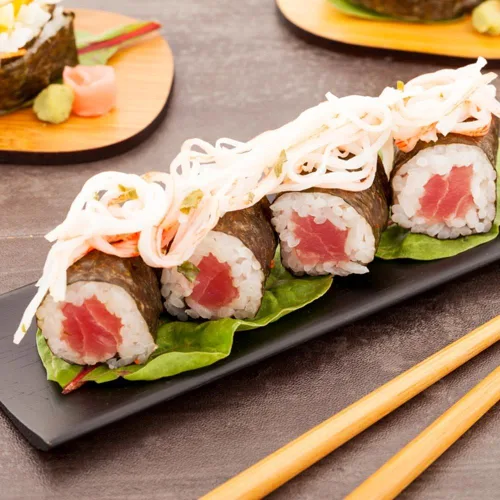 Vista 3 de Restaurantware Platos de bambú de 7 x 2.25 pulgadas, 100 bandejas negras – bandejas rectangulares desechables de bambú negro para servir sushi