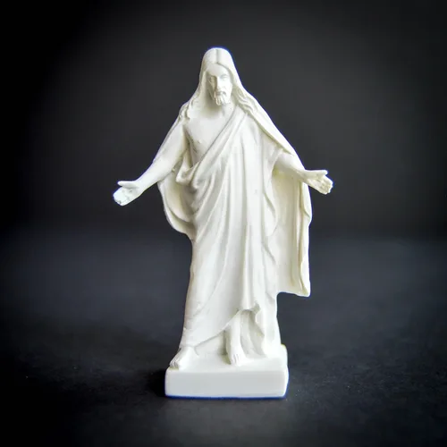 Vista 2 de Estatua de Christus SUD de mármol de inmitación (3")