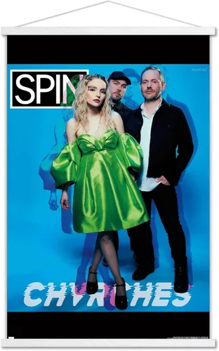 Vista 18 de Trends International SPIN Magazine - Póster de pared CHVRCHES 21, 14.725 x 22.375 pulgadas, versión enmarcada de madera de granero Versión enmarcada
