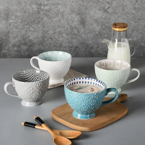 Vista 6 de SIGNATURE HOUSEWARES Juego de 4 tazas con patas surtidas de 14 onzas, PP13 multicolor