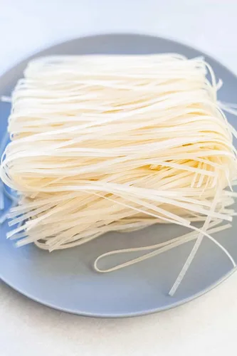 Vista 4 de CAF Fideos de arroz de primera calidad – Palitos de arroz Banh Pho sin gluten para Pho, Pad Thai y salteado – 14 onzas, 0.157 in (paquete de 1)