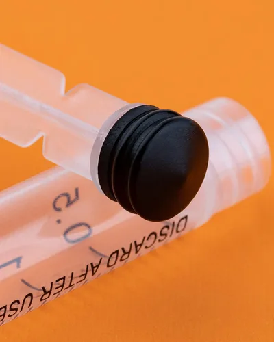 Vista 5 de Jeringa de bloqueo luer desechable de 0.1 fl oz con aguja de 23G/1 pulgada, paquete individual (20)