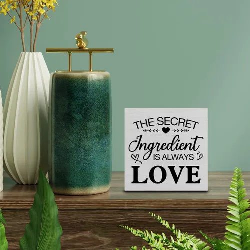 Vista 3 de Letrero de madera rústica para cocina, decoración de escritorio, con texto en inglés "The Secret Ingredient Is Always Love", letrero de bloque
