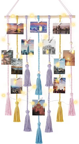 Vista 10 de Mkono Expositor de fotos colgante de macramé bohemio para decoración de pared con luz, regalos para adolescentes, soporte para tarjetas de fotos