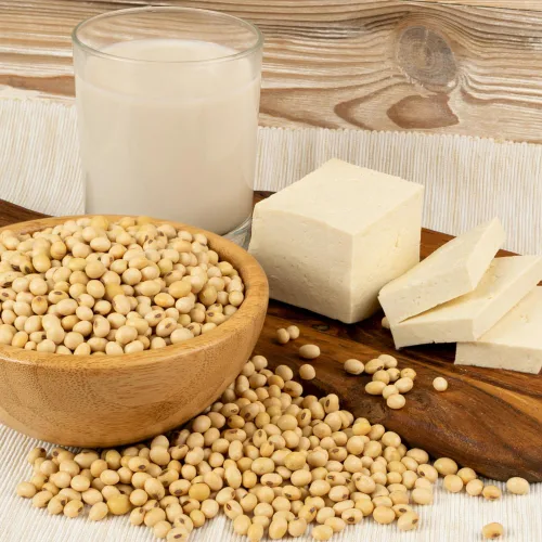 Vista 3 de Frijoles de soja enteros, soja amarilla seca seca ideal para hacer leche de soja y tofu, Dau Nanh 12 oz (340 g)