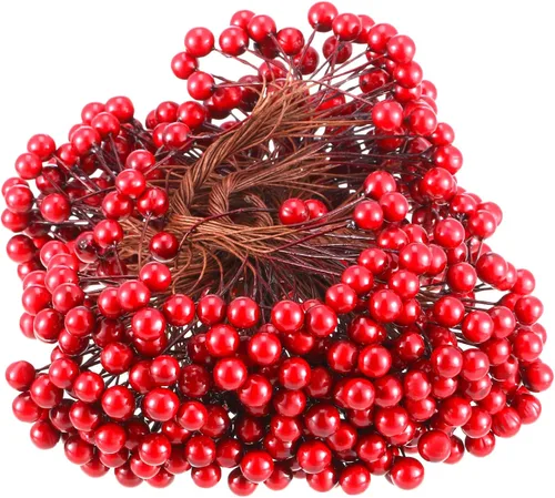 Vista 8 de BBTO Bayas artificiales de acebo en tallos de alambre, 250 tallos con 500 bayas falsas de 0.315 pulgadas para decoración de árboles, corona, Rojo