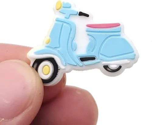 Vista 5 de Divertidos dijes de dibujos animados para zapatos, accesorios de decoración de zapatos de PVC para adolescentes, adultos y niños, pulsera, Cloruro