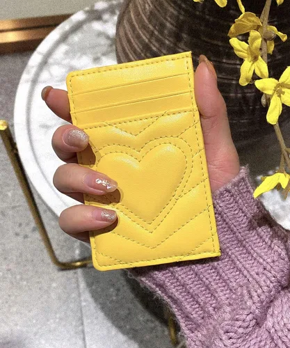 Vista 6 de Tarjetero de cuero acolchado para mujer cartera pequeña (amarillo)