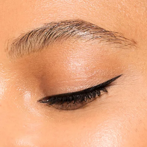 Vista 5 de Honest Beauty Extreme Length - Máscara voluminizadora limpia + paquete de delineador líquido vegano duradero Verificado por EWG + libre