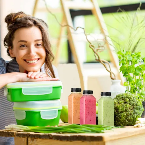 Vista 3 de Paquete de 12 botellas de plástico para jugo de 8 onzas con tapas negras de manipulación, botellas transparentes para batidos para bebidas caseras